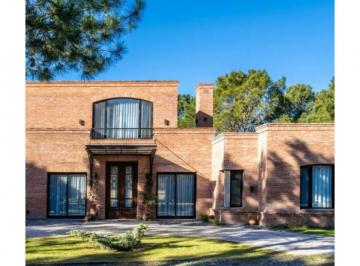 Casa · 240m² · 5 Ambientes · 1 Cochera · Venta Casa en La Herradura Pinamar