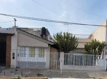 Casa · 135m² · 5 Ambientes · 1 Cochera · Casa en Venta Lote Propio de 8 X 40 Lanús Oeste