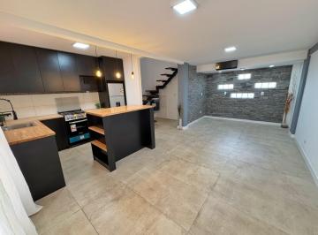 PH · 79m² · 4 Ambientes · Vendemos PH 4 Ambientes Totalmente Reciclado a m del Faro