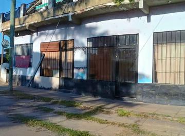 Local comercial · 117m² · 1 Cochera · Venta Casa y Local Ituzaingo