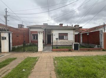 Casa · 180m² · 3 Ambientes · 1 Cochera · Venta de Casa en Ezpeleta