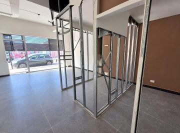 Local comercial · 40m² · 1 Ambiente · Alquiler Local Al Frente a m de 9 de Julio Lanús Este