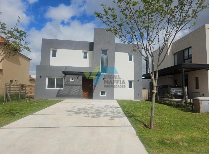 Casa · 146m² · 6 Ambientes · 2 Cocheras