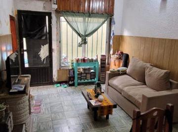 Casa · 90m² · 5 Ambientes · 1 Cochera · Venta Casa Viilla Luzuriaga Lote Propio