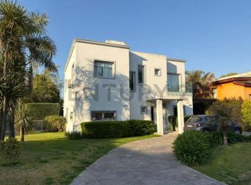 Oficina comercial · 216m² · 4 Ambientes · Alquiler Temporal en Barrio Cerrado La Escondida, Bella Vista