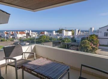Departamento · 130m² · 5 Ambientes · 1 Cochera · Alquiler Montoya PH 3 Suites, Piscina Mucama