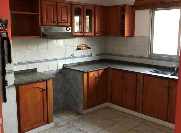 Casa · 237m² · 6 Ambientes · 1 Cochera
