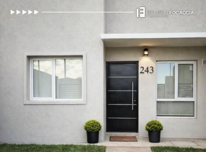 Casa · 70m² · 4 Ambientes · 1 Cochera