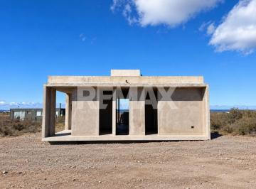 Casa · 90m² · 3 Ambientes · 1 Cochera · Casa en Venta 2 Dorm. | Chocon Medio