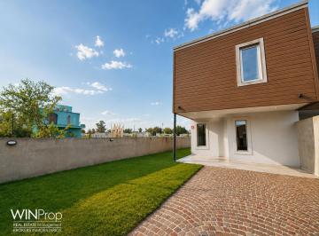 Casa · 142m² · 3 Dormitorios · 1 Cochera · Casa en Alquiler La Martina