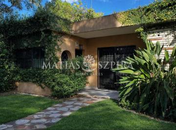 Casa · 110m² · 4 Ambientes · 2 Cocheras · Casa en Ituzaingó Norte