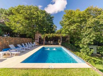 Casa · 430m² · 6 Ambientes · 2 Cocheras · Casa en Venta de 4 Dorm. en Punta Ballena