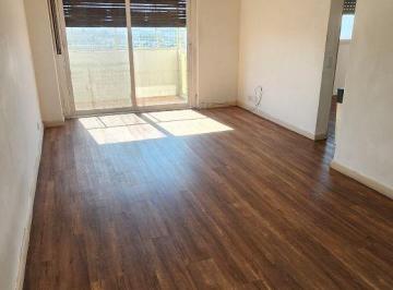 Departamento de 3 ambientes, Avellaneda · Departamento 3 Ambientes Sobre Av Mitre a La Venta!