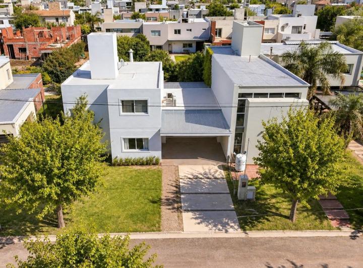 Casa · 292m² · 6 Ambientes