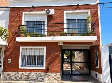 Casa · 86m² · 4 Ambientes · 1 Cochera · Venta Duplex 3 Hab, Apto Credito, San Nicolas