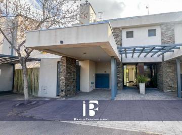 Casa de 5 ambientes, Luján de Cuyo · Rincón de Aráoz. Dúplex