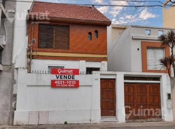 Casa · 375m² · 9 Ambientes · 1 Cochera · Casa en Villa Urquiza Oportunidad! Excelente Ubicación con Potencial El Lote Para Construir