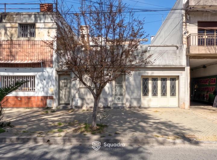 Casa · 173m² · 8 Ambientes · 1 Cochera