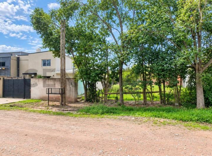 Terreno · 963m²