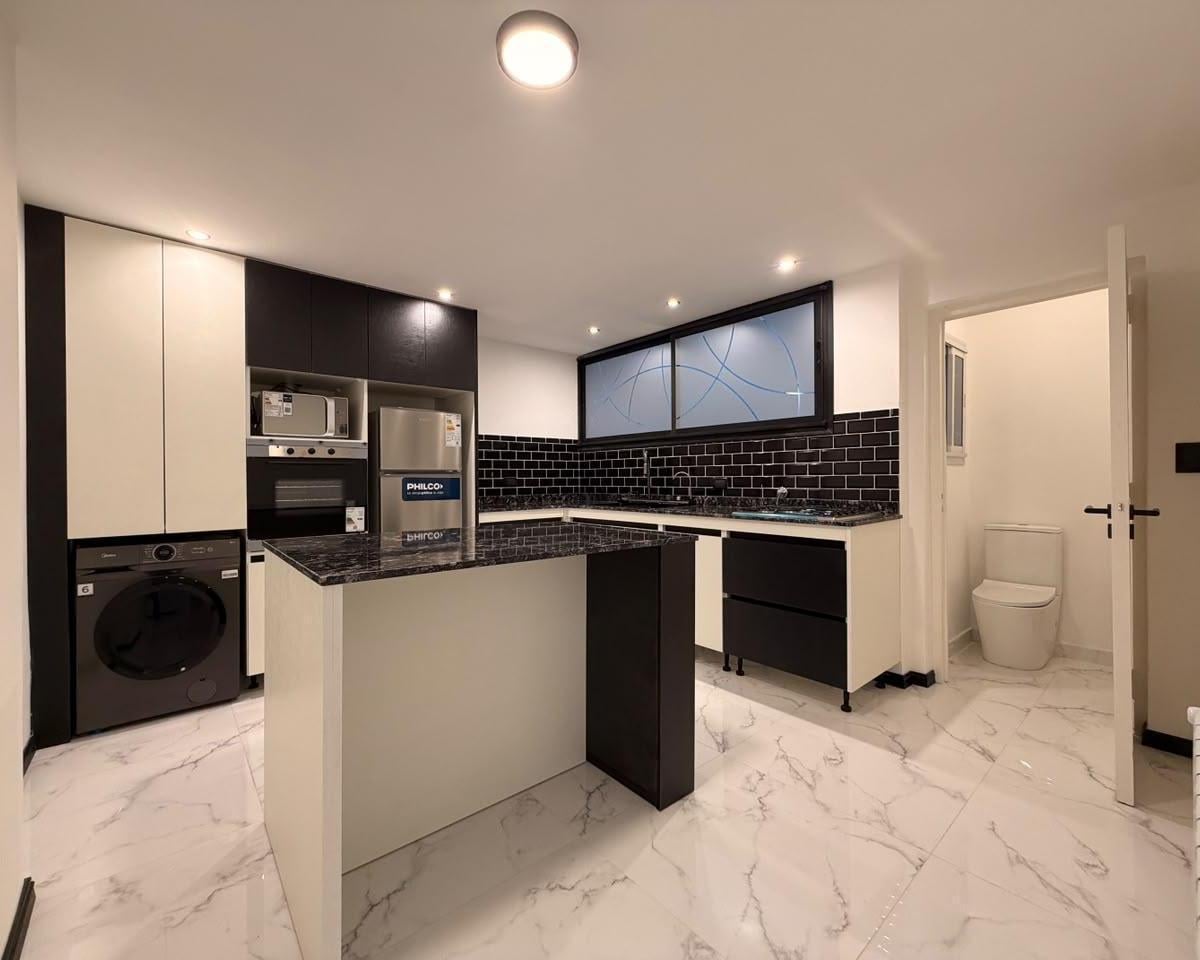 Excelente departamento de 3 ambientes totalmente reciclado, amoblado y equipado