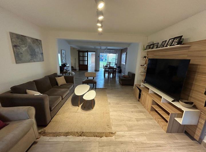 Casa · 175m² · 4 Ambientes · 1 Cochera