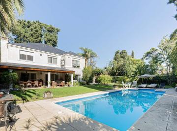 Casa · 317m² · 7 Ambientes · 2 Cocheras · Venta Moderna Casa 5 Dorm. San Isidro