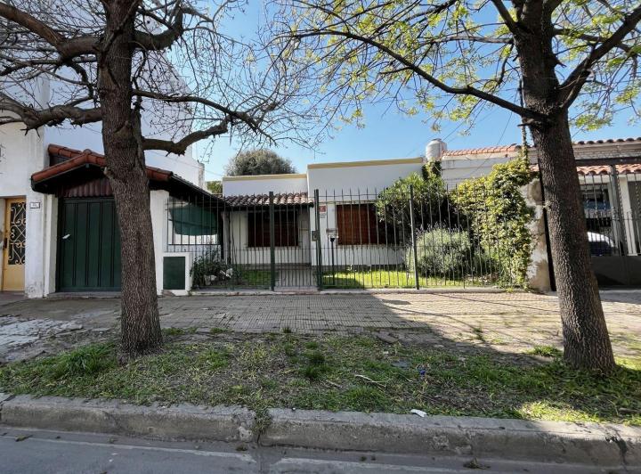 Casa · 135m² · 4 Ambientes · 1 Cochera