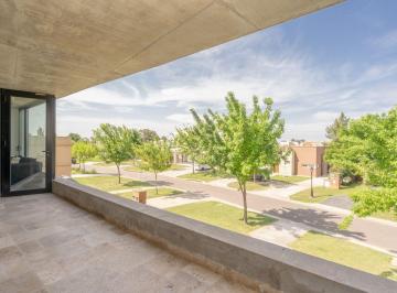 Casa · 180m² · 5 Ambientes · 1 Cochera · Venta Casa 5 Amb Lote Interno San Eduardo Pilar
