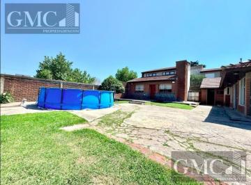 Casa · 140m² · 4 Ambientes · 2 Cocheras · Venta Casa en Parque Camet