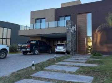 Casa de 5 ambientes, Ezeiza · Hermosa Casa en Venta en Terralagos - Posibilidad de Financiación