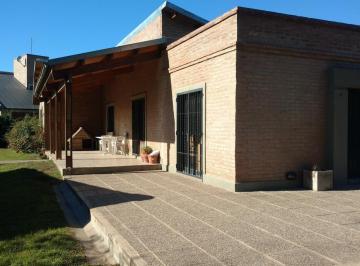 Casa · 260m² · 5 Ambientes · 1 Cochera · Venta Casa 2 Dorm. Mas Departamento - España S/n - Mendiolaza Centro.