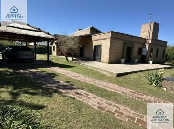Casa · 260m² · 5 Ambientes · 1 Cochera · Venta Casa 2 Dorm. Mas Departamento - España S/n - Mendiolaza Centro.