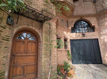 PH · 207m² · 6 Ambientes · 2 Cocheras · Casa 6 Ambientes en Venta en Ituzaingo