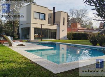 Casa · 180m² · 5 Ambientes · 2 Cocheras · C. C. Los Cardales Nueva a Estrenar Super Luminosa 4 Dorm. Todas Las Comodidades.