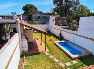 Casa de 4 ambientes, Tres de Febrero · Chalet en Santos Lugares de 3 Dorm. con Quincho Jardin y Piscina