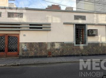 Casa · 181m² · 4 Ambientes · 1 Cochera · Santa Fe Al 179