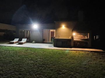 Casa · 260m² · 4 Ambientes · Casa en Arenas del Sur
