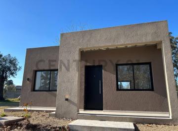 Casa · 99m² · 3 Ambientes · 1 Cochera · Venta Casa 3 Ambientes del Viso a Estrenar
