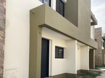 Casa · 200m² · 5 Ambientes · 1 Cochera · Duplex en Venta en Yerba Buena