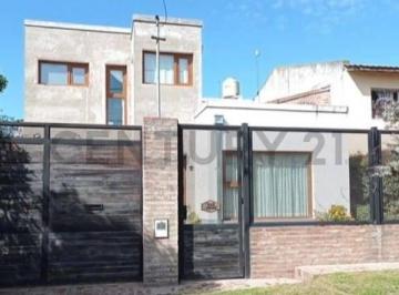 Casa · 178m² · 3 Ambientes · 2 Cocheras · Venta Casa 3 Ambientes con Parque y Piscina Necochea Quequen