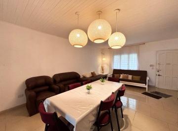 Casa de 3 ambientes, Mar del Plata · Casa en Alquiler Punta Mogotes Para 6 Personas. $300.000 La Noche