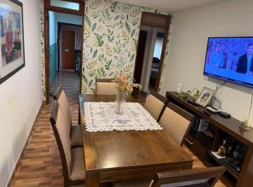 Casa · 60m² · 4 Ambientes · 2 Cocheras · Casa en Venta en Barrio Los Troncos, Hurlingham