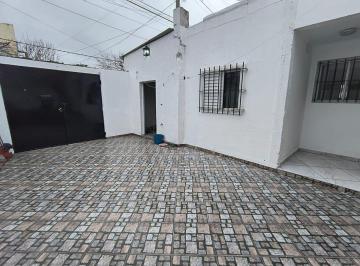 PH · 50m² · 4 Ambientes · 1 Cochera · PH 3 Ambientes en Moron Cochera Patio Mas Lavadero