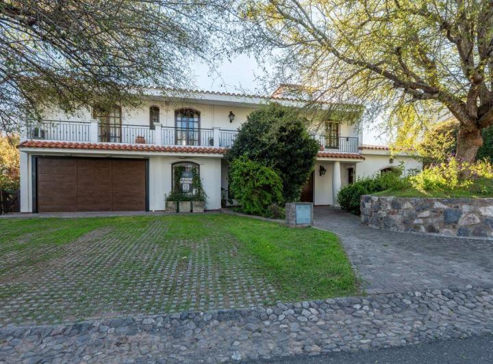 Casa · 470m² · 10 Ambientes