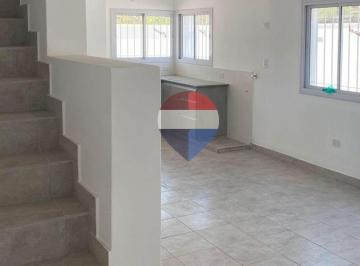 Casa · 80m² · 3 Ambientes · 2 Cocheras · Venta Casa Duplex B° Los Perales - 2 Dorm.