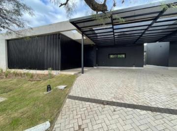 Casa · 200m² · 5 Ambientes · 2 Cocheras · Venta / Alquiler Av José Maria Eguia Zanon 9600 / Housing Patagonia Home