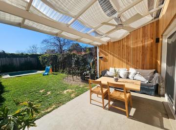 Casa · 136m² · 5 Ambientes · 2 Cocheras · Casa Triplex en Venta en Santa Rita San Isidro 4 Ambientes
