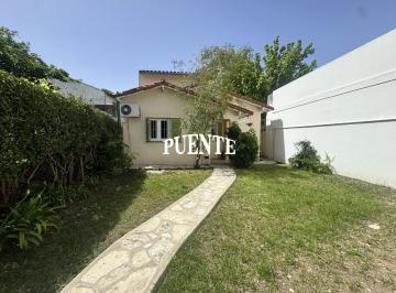 PH · 62m² · 3 Dormitorios · 4 Cocheras · PH en Banfield Oeste