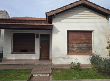 Casa · 143m² · 3 Ambientes · 1 Cochera · Casa en Venta Madariaga Lote Multifamiliar