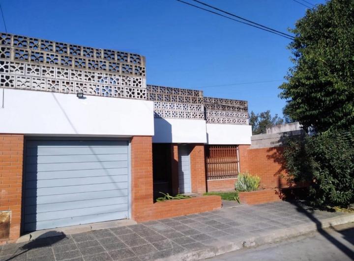 Casa · 141m² · 4 Ambientes · 1 Cochera
